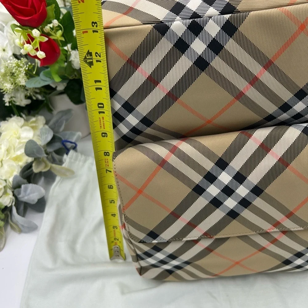 Burberry stylish checkered